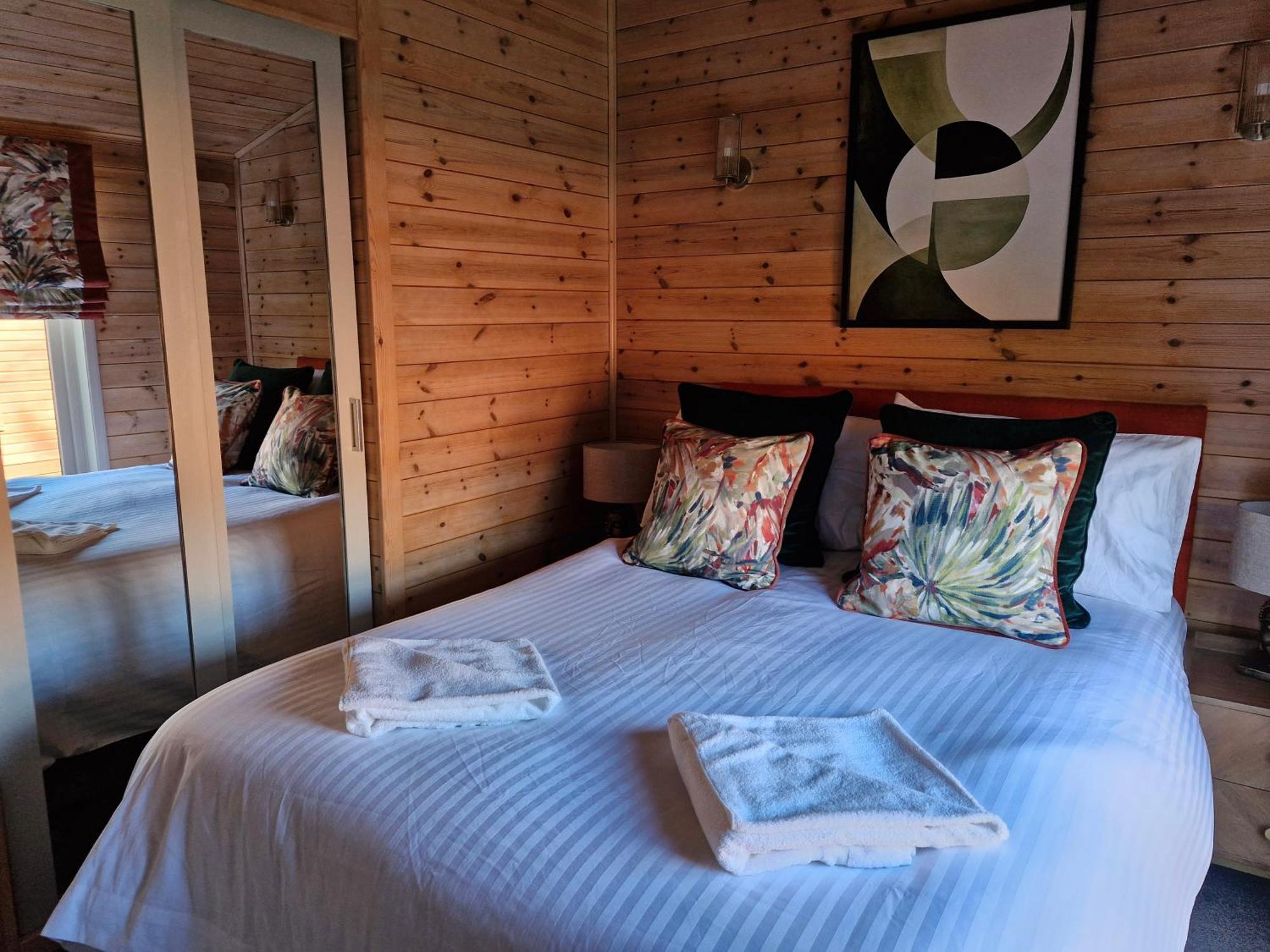 Lomond Woods Holiday Park Баллох Номер фото