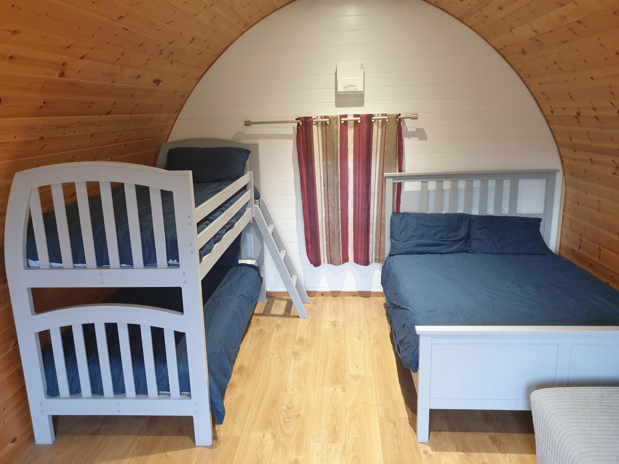 Lomond Woods Holiday Park Баллох Номер фото